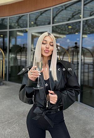 Anna - Girl escort Cannes