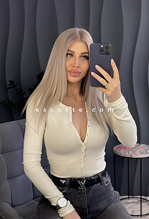 Anna - Girl escort Cannes
