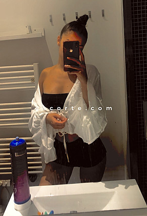 Nalanaya - Girl escort Paris