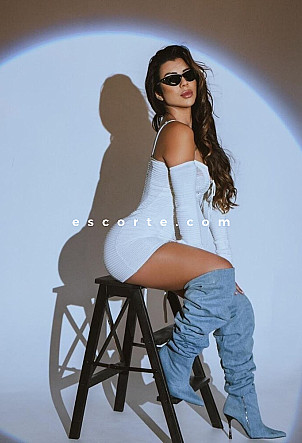 Patricia - Girl escort Paris
