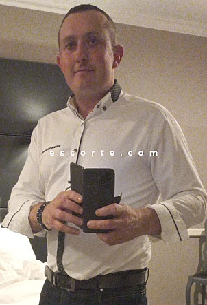 Manubisex - Males escort Paris