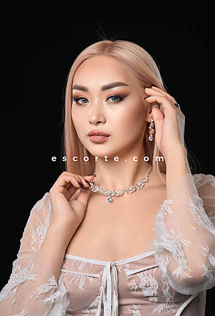 Asti - Girl escort Paris