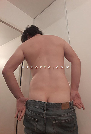 Tomate - Males escort Rennes