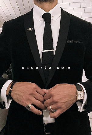 Monsieur Roy - Males escort Paris