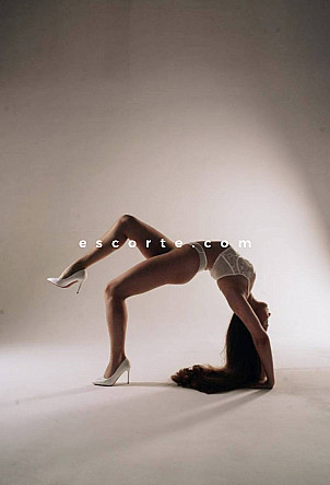 Elya - Hommes escort Paris