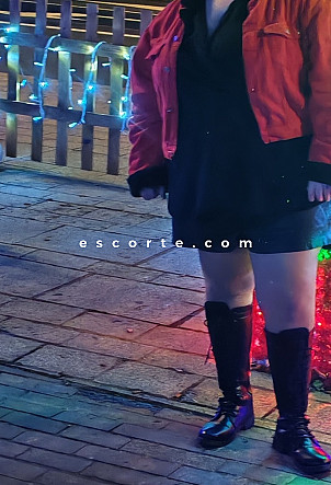 meliana - Girl escort Roubaix