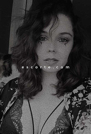 Aly3den - Girl escort Lyon