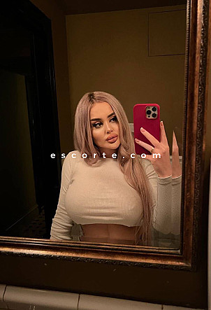 Vica - Girl escort Paris