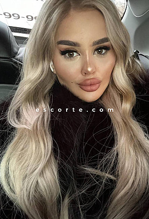 Vica - Girl escort Paris