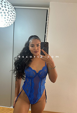 Naize - Girl escort Cannes
