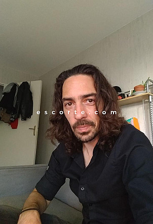 Sandro63 - Hommes escort Clermont-Ferrand