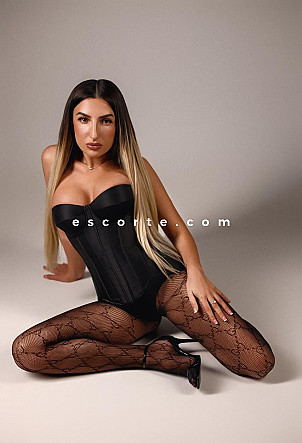 Anita - Girl escort Paris