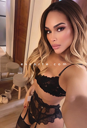 BIANCA TRANS DOMINATRIE - Transsexuels escort Paris