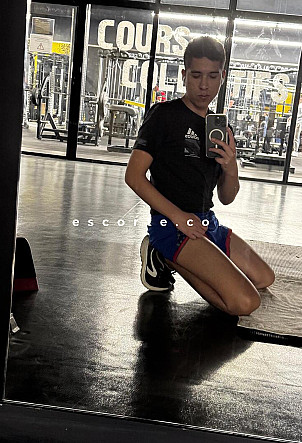 John - Hommes escort Perpignan