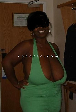 tonzi - Girl escort Poitiers