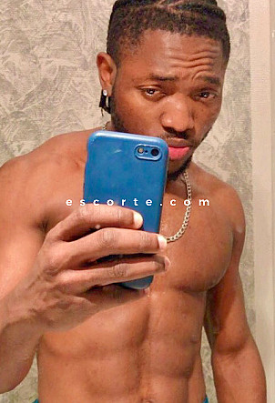 Lakaress - Males escort Lyon