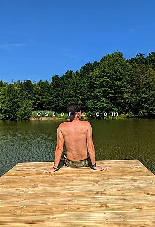 THXM - Males escort Caen