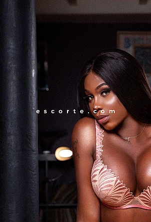 Anouchka - Trans escort Paris