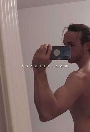 Paul - Males escort Paris