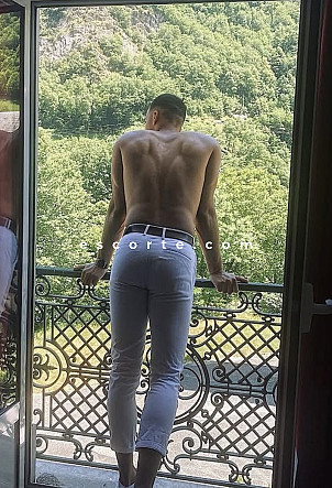 Basile - Males escort Toulouse