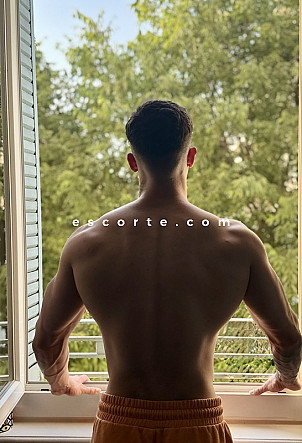 YuriXXL - Hommes escort Paris