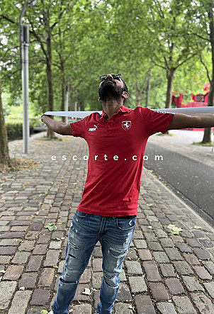 Avi - Hommes escort Paris
