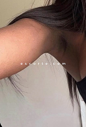 Neora - Girl escort Rennes