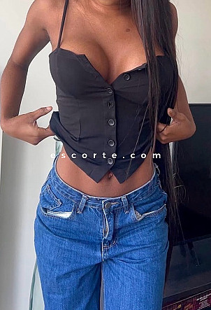 Neora - Girl escort Rennes