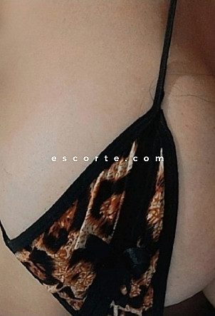 Lucia - Girl escort Biarritz