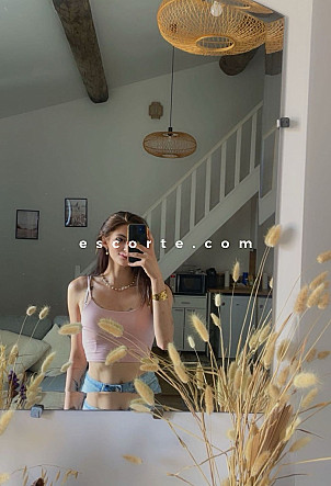 Ana - Girl escort Toulouse