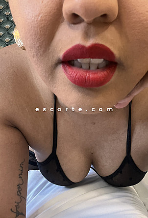 Agathe - Girl escort Lyon