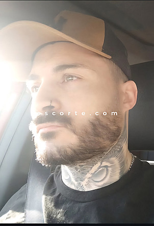 Lesims - Males escort Montpellier