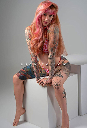 Alice - Girl escort Paris