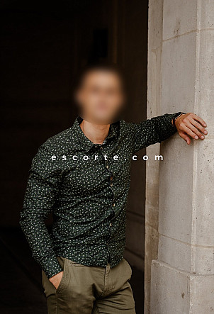 Logan - Males escort Paris