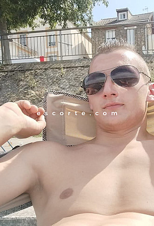 Alext - Males escort Paris