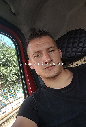 Alext - Males escort Paris
