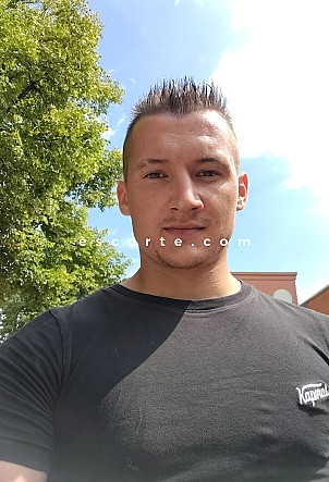 Alext - Males escort Paris