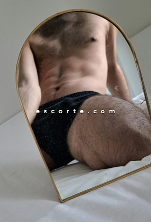 Julien - Hommes escort Le Mans