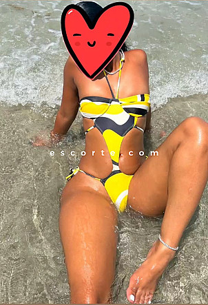 Rubi - Girl escort Paris