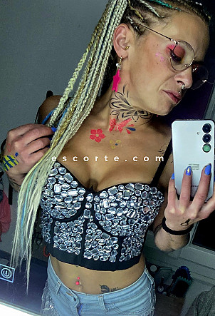 LittleCandice - Girl escort Beauvais