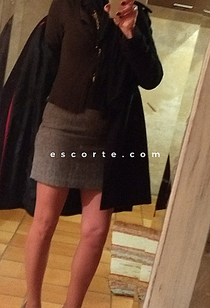 ARMENIA - Girl escort Anglet