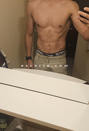 Gabriel - Males escort Bordeaux