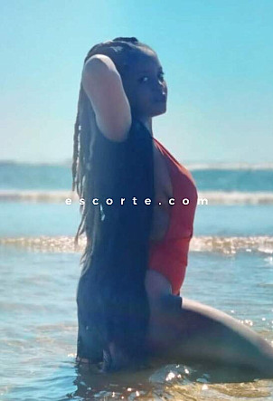 Kimsie - Girl escort Valenciennes