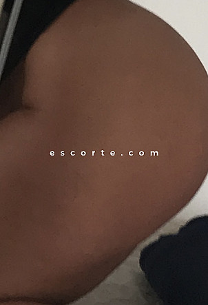 Jolie Milene - Girl escort Neuilly-sur-Seine