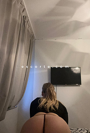 Juliablond - Girl escort Toulon