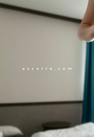 Dyta - Girl escort Marseille