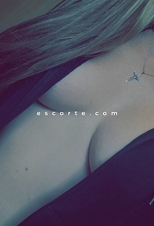 Timcha - Girl escort Montpellier
