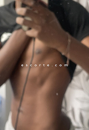 ravennoir75 - Hommes escort Issy-les-Moulineaux