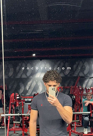 Enzo - Hommes escort Nîmes