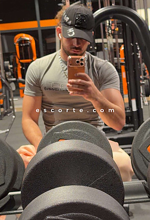 Enzo - Hommes escort Nîmes